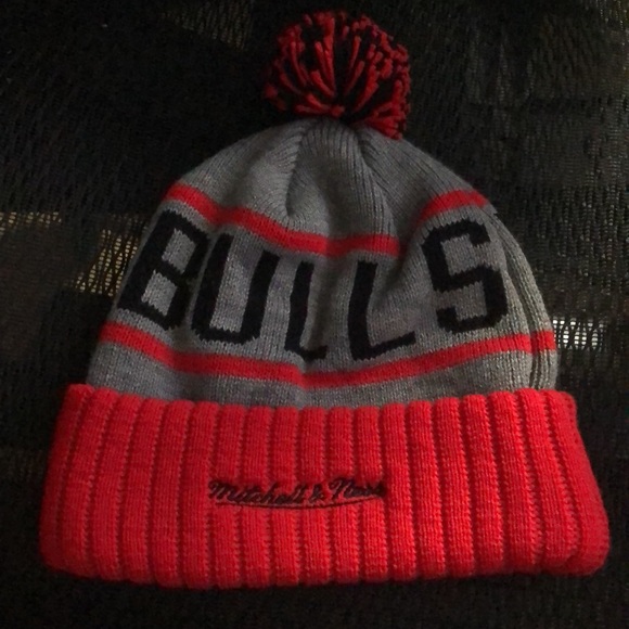 Chicago Bulls Mitchell & Ness Beanie - Picture 4 of 5